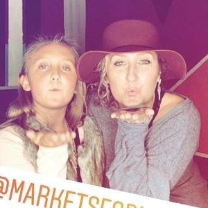 Meet your Posher, Amber